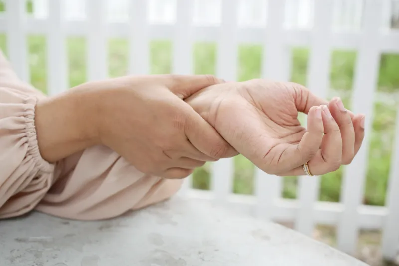 young women hands suffering wrist pain 2022 09 15 18 59 06 utc